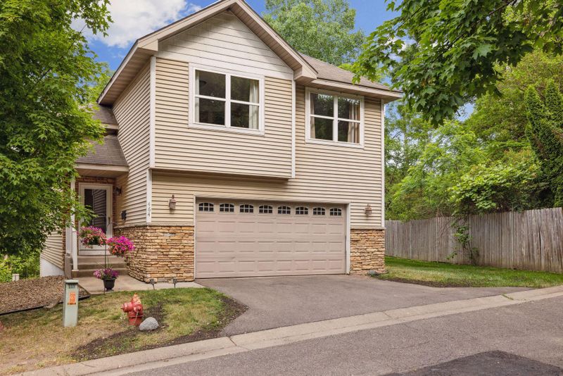 464 Wyoming St E, West Saint Paul, MN 55107