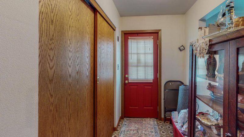 219 E Frederick St, Le Roy, MN 55951