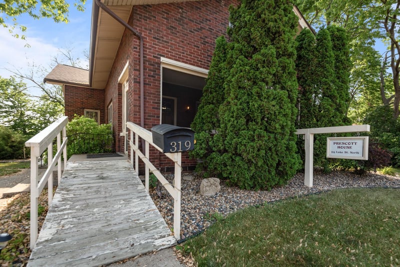 319 Lake St N, Prescott, WI 54021