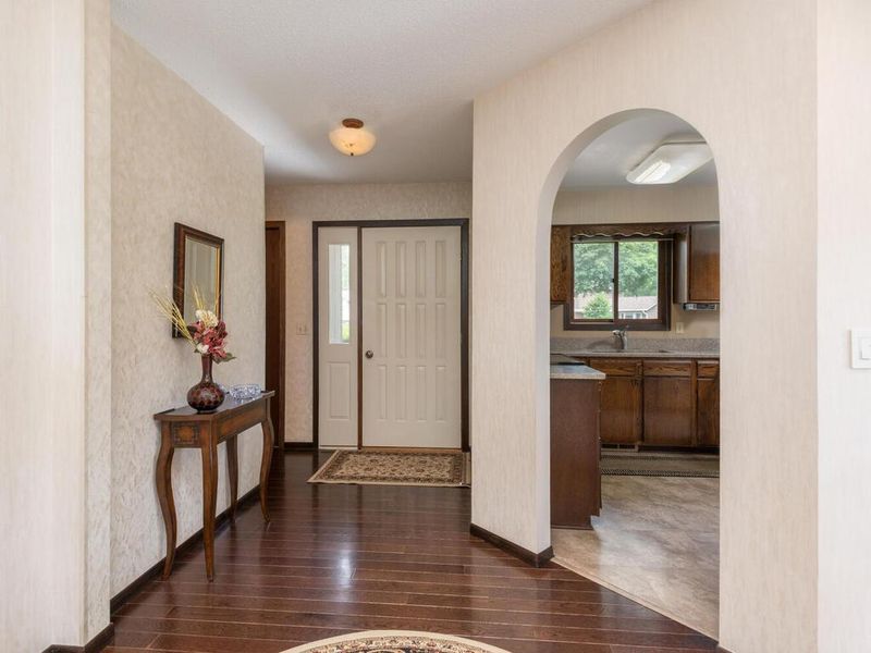 16689 Honeysuckle Ln, Eden Prairie, MN 55346