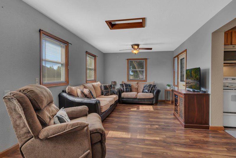 305 NE 4th St, Buffalo Lake, MN 55314