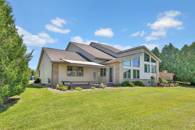 13026 Mulligan Ct, Lindstrom, MN 55045