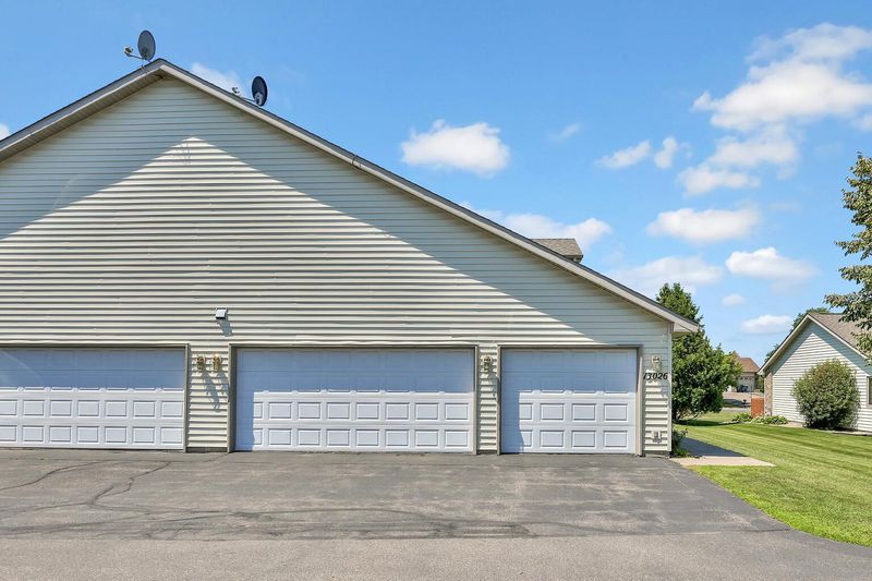 13026 Mulligan Ct, Lindstrom, MN 55045