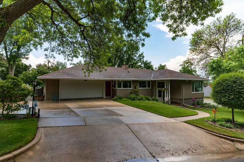 1622 Northwood Dr NE, Rochester, MN 55906