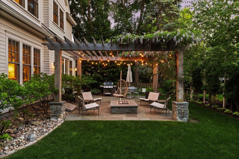 5124 Indianola Ave, Edina, MN 55424