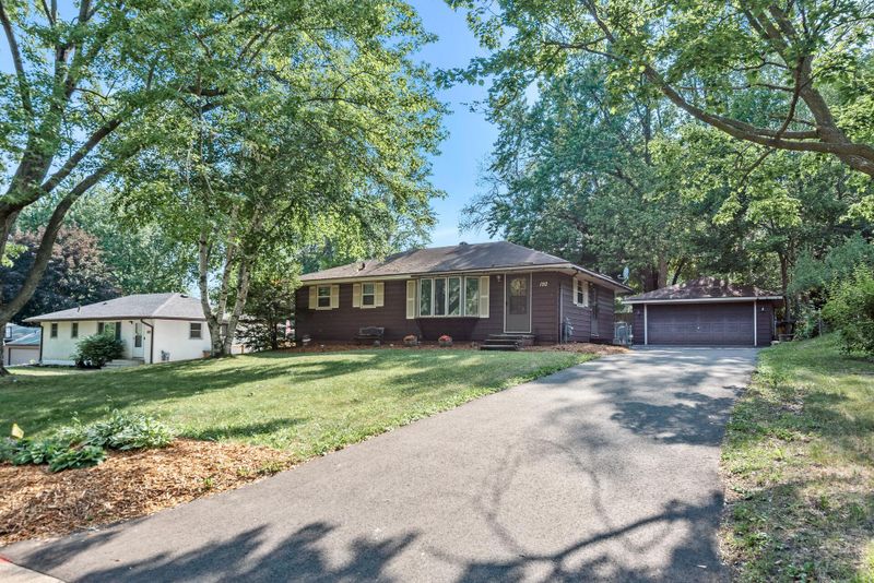 192 Gresham Ave N, Oakdale, MN 55128
