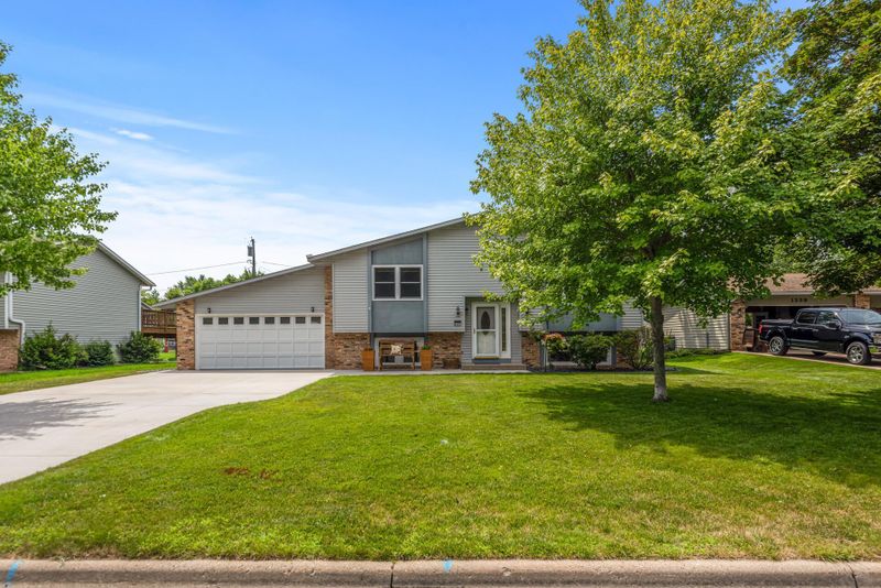 1233 14th St W, Hastings, MN 55033