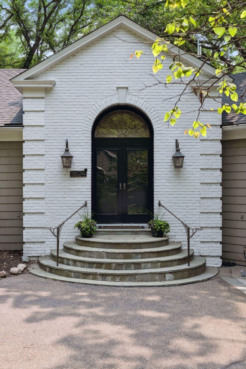 1624 Edgcumbe Rd, Saint Paul, MN 55116