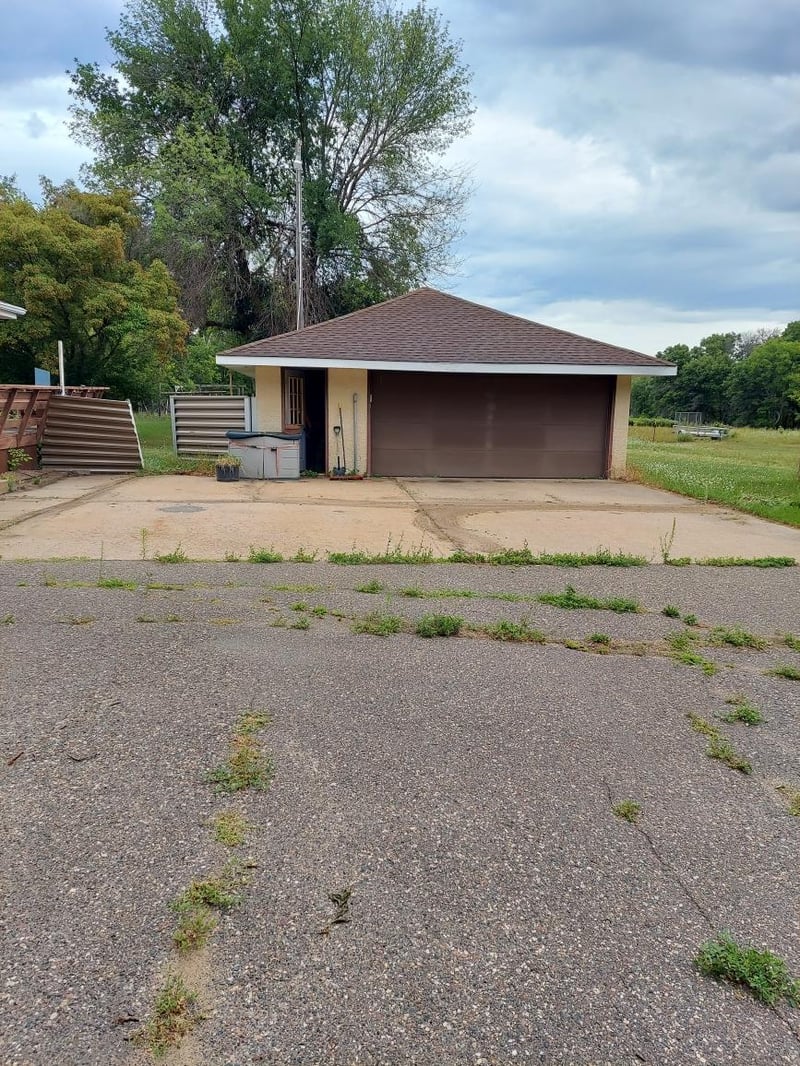 2053 229th Ave NE, East Bethel, MN 55005
