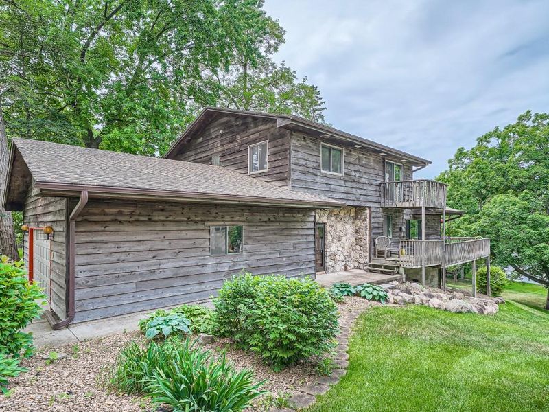 7463 Fernbrook Ln N, Maple Grove, MN 55311