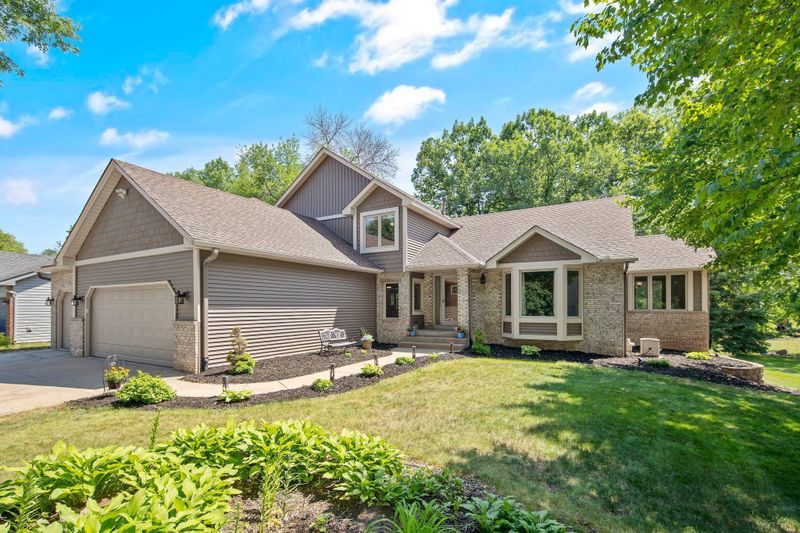 6512 Whitetail Trl, Lino Lakes, MN 55038