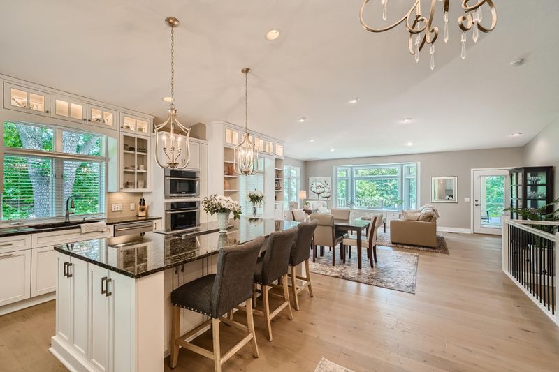 8946 Garland Ct, Eden Prairie, MN 55347