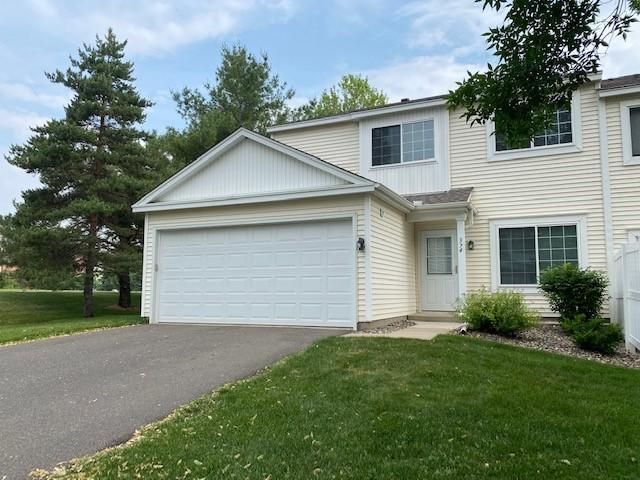 374 Leeward Trl, Woodbury, MN 55129
