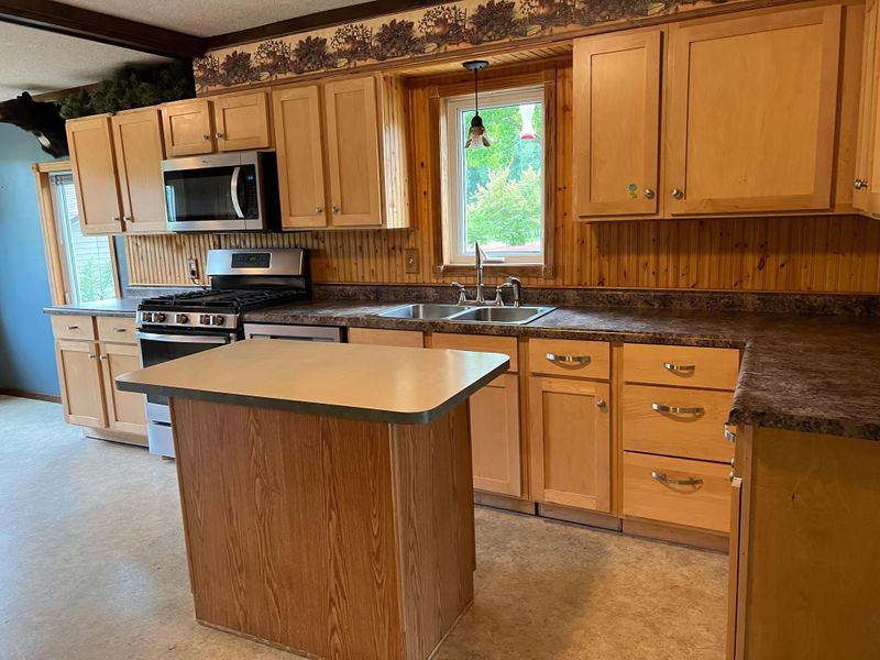 106 E 4th St, Randall, MN 56475
