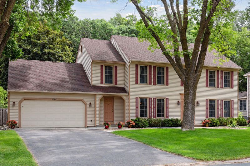 12805 16th Ave S, Burnsville, MN 55337
