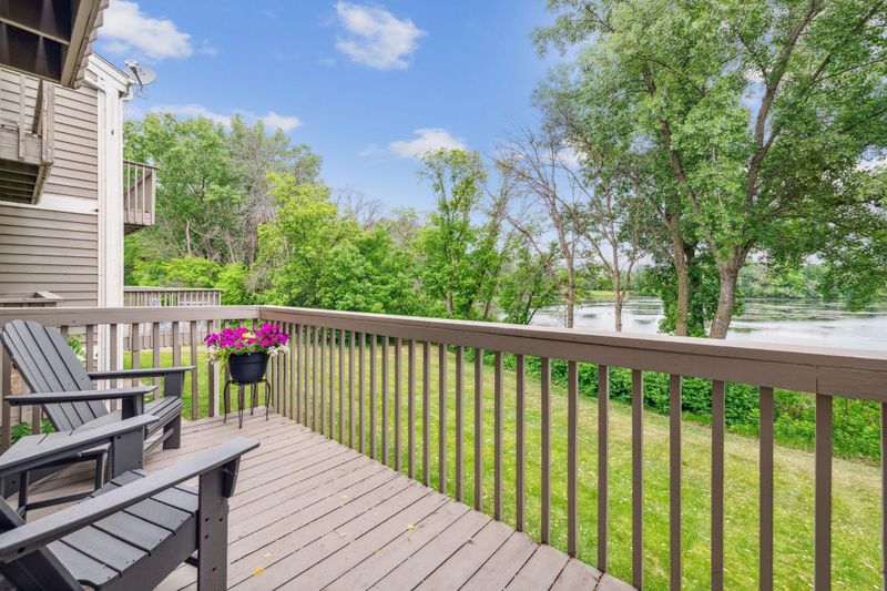 3050 Shields Dr #104, Eagan, MN 55121
