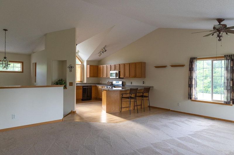 1204 Francis Dr, New Market, MN 55054