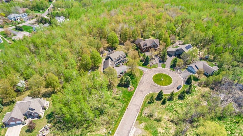 2707 Twin Creeks Cir, Duluth, MN 55811