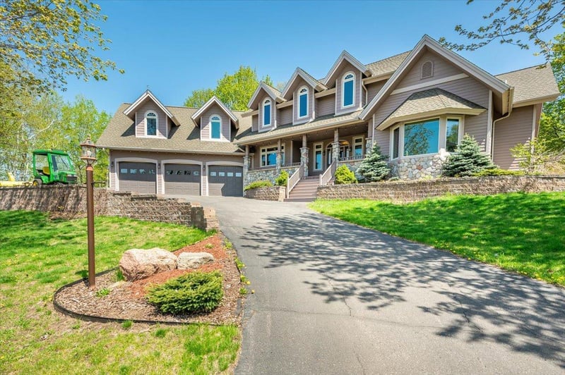2707 Twin Creeks Cir, Duluth, MN 55811