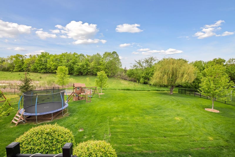 9592 Glacier Rd, Saint Bonifacius, MN 55375