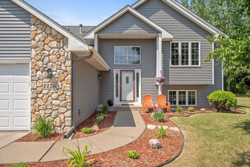 1126 Woods Creek Dr, Delano, MN 55328