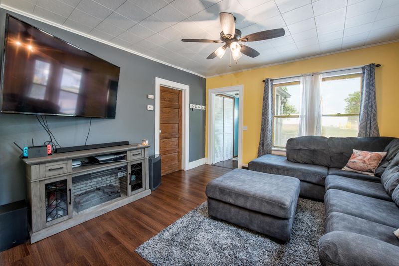 604 W 1st Ave, Osakis, MN 56360