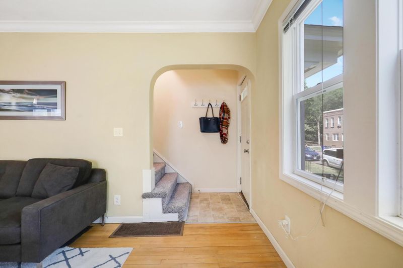 548 Charles Ave, Saint Paul, MN 55103
