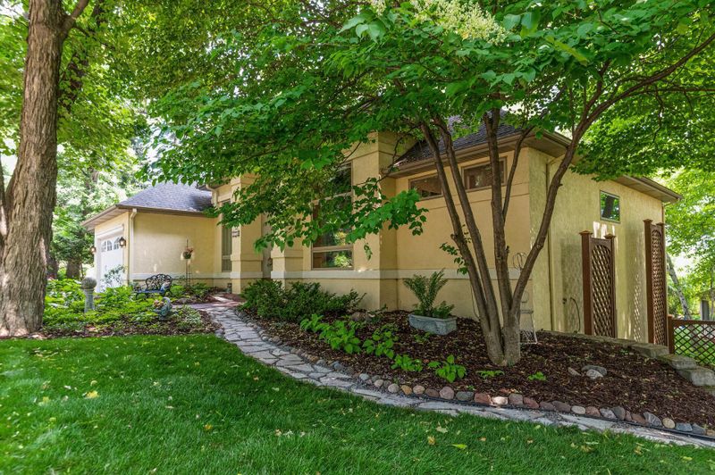 4290 Windwood Way, Minnetonka, MN 55345