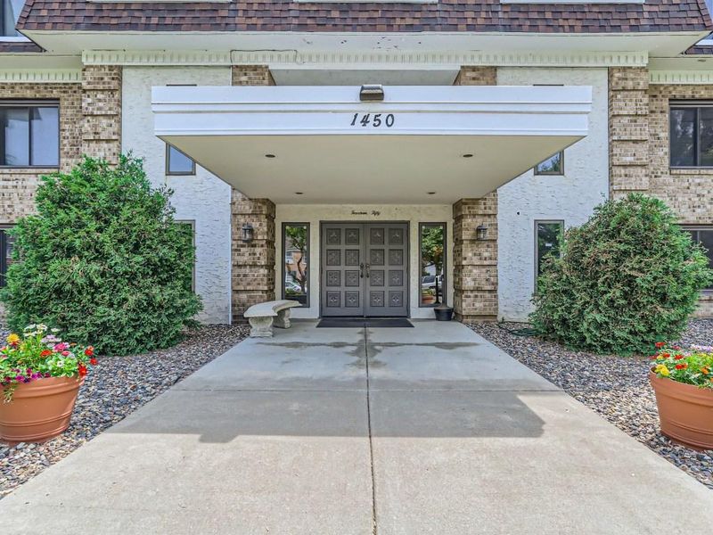 1450 Bidwell St #116, West Saint Paul, MN 55118
