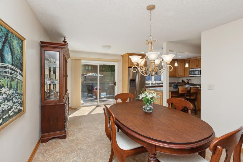 51 Walden St, Burnsville, MN 55337