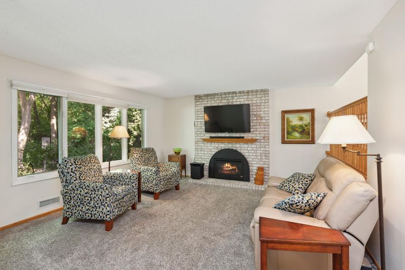 51 Walden St, Burnsville, MN 55337
