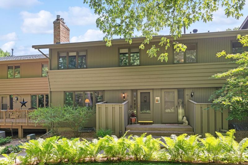 51 Walden St, Burnsville, MN 55337