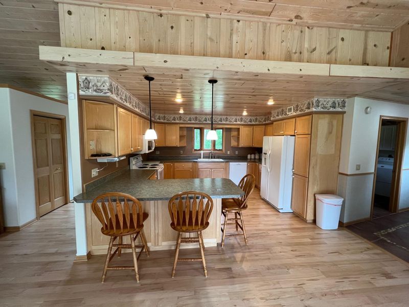 212 Lindgren Rd NW, Bemidji, MN 56601