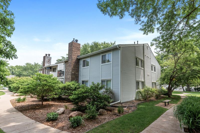 2272 Benson Ave #E, Saint Paul, MN 55116