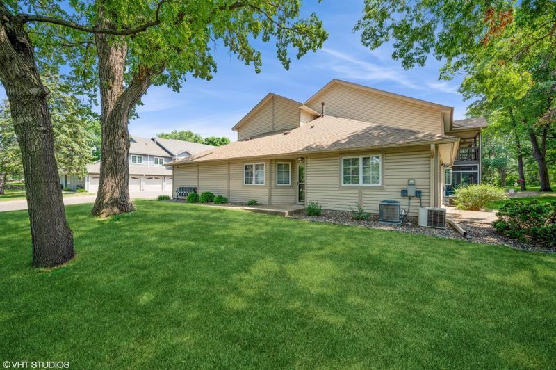 810 98th Ave NW #106, Coon Rapids, MN 55433