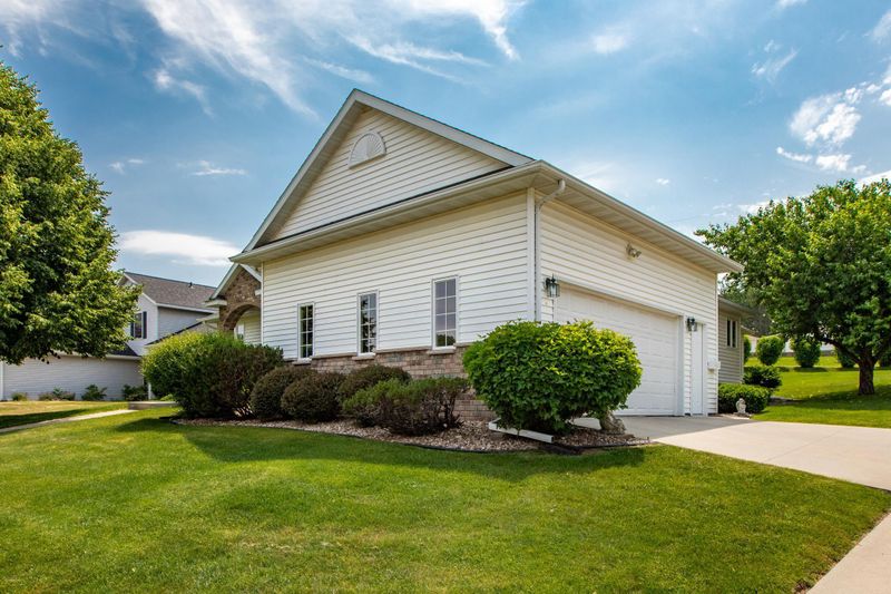 2501 Parkhill Ln SW, Rochester, MN 55902