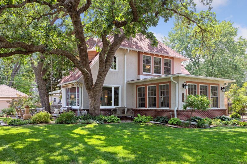 1190 Orange Ave E, Saint Paul, MN 55106