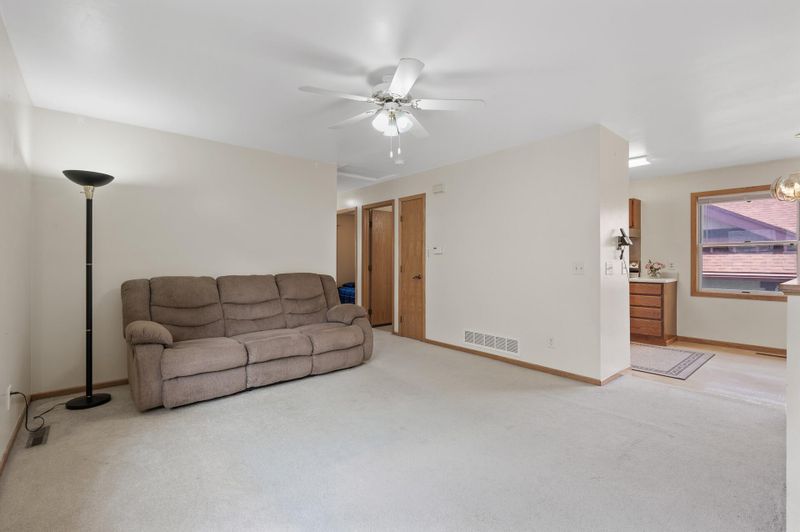 389 Roy St N, Saint Paul, MN 55104