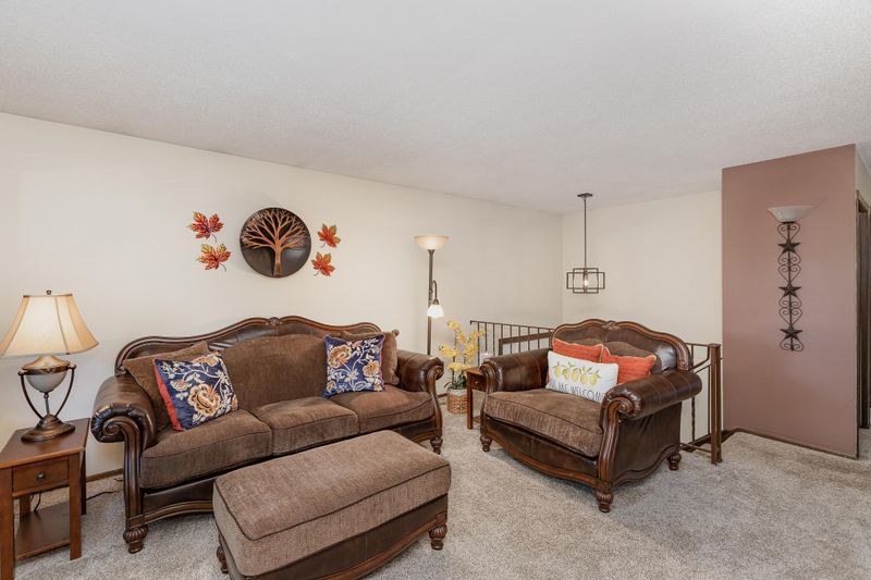 11111 Xavier Cir, Bloomington, MN 55437