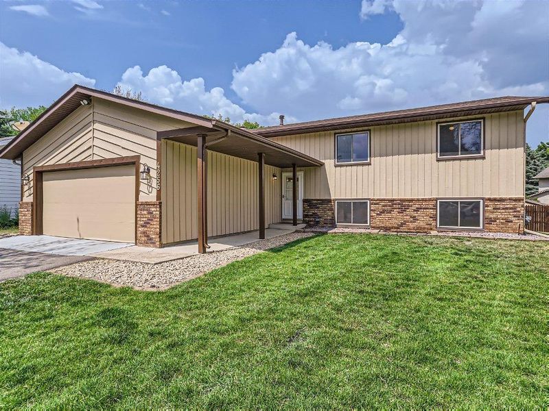 4256 W 131st St, Savage, MN 55378