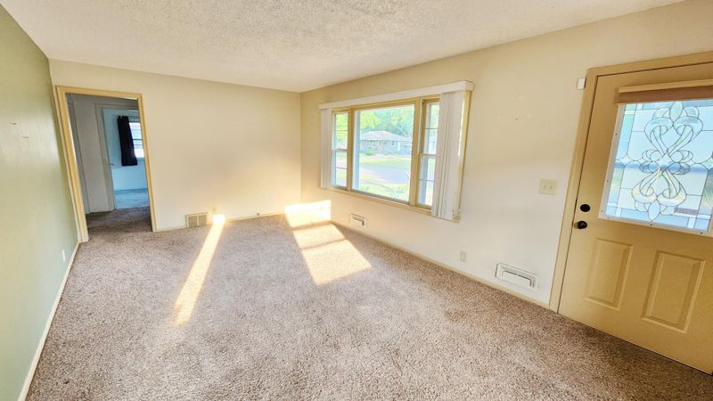 551 112th Ln NW, Coon Rapids, MN 55448