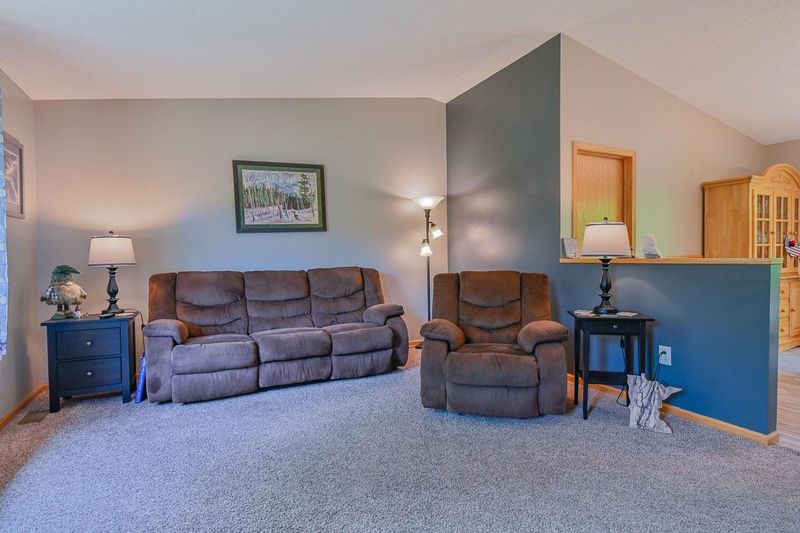 7689 Ely Lake Dr, Eveleth, MN 55734