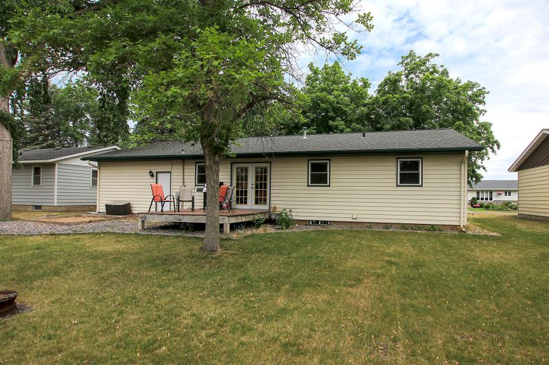 337 1st St NE, Richmond, MN 56368