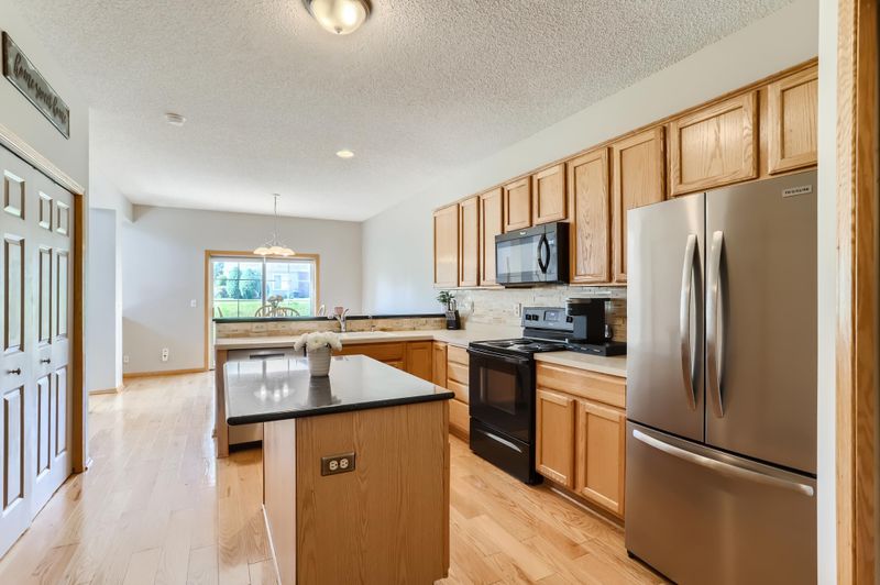 1954 Bluestem Ln, Shoreview, MN 55126
