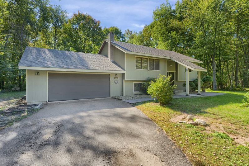 9359 Lake Blvd, Chisago City, MN 55013