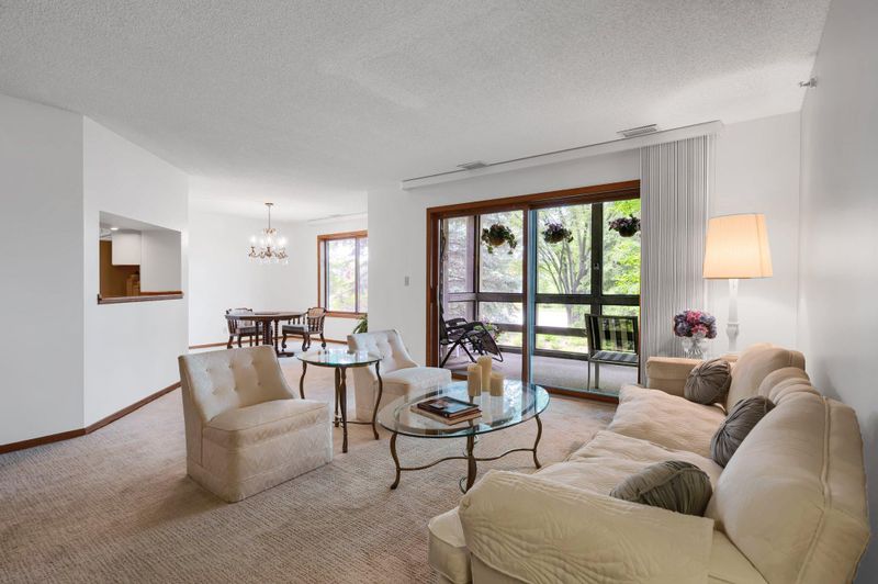 3801 W 98th St #202, Bloomington, MN 55431