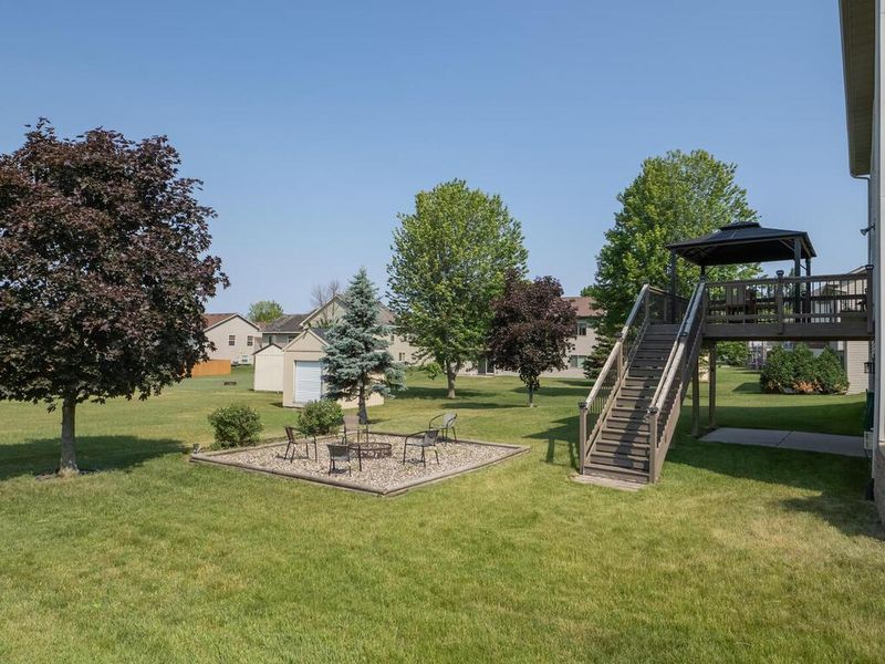 2435 Big Oak Ln, Mayer, MN 55360