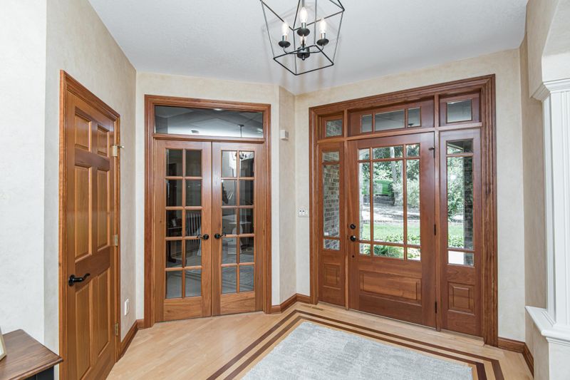 114 River Bluffs Ln NW, Rochester, MN 55901