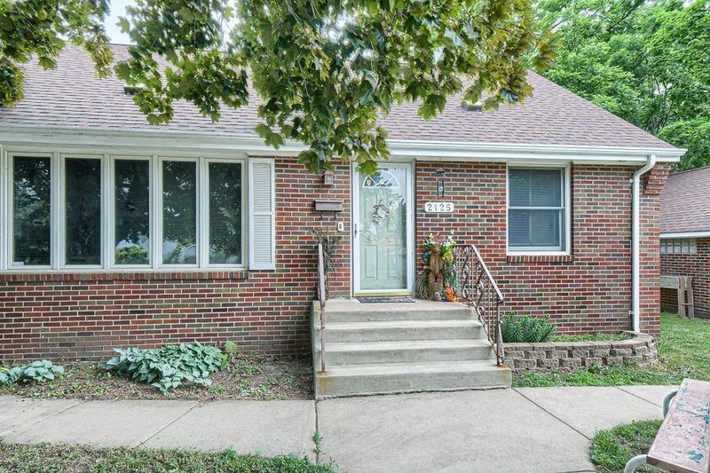 2125 Ames Ave, Saint Paul, MN 55119