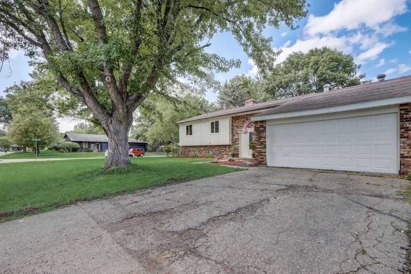 7011 164th St W, Rosemount, MN 55068